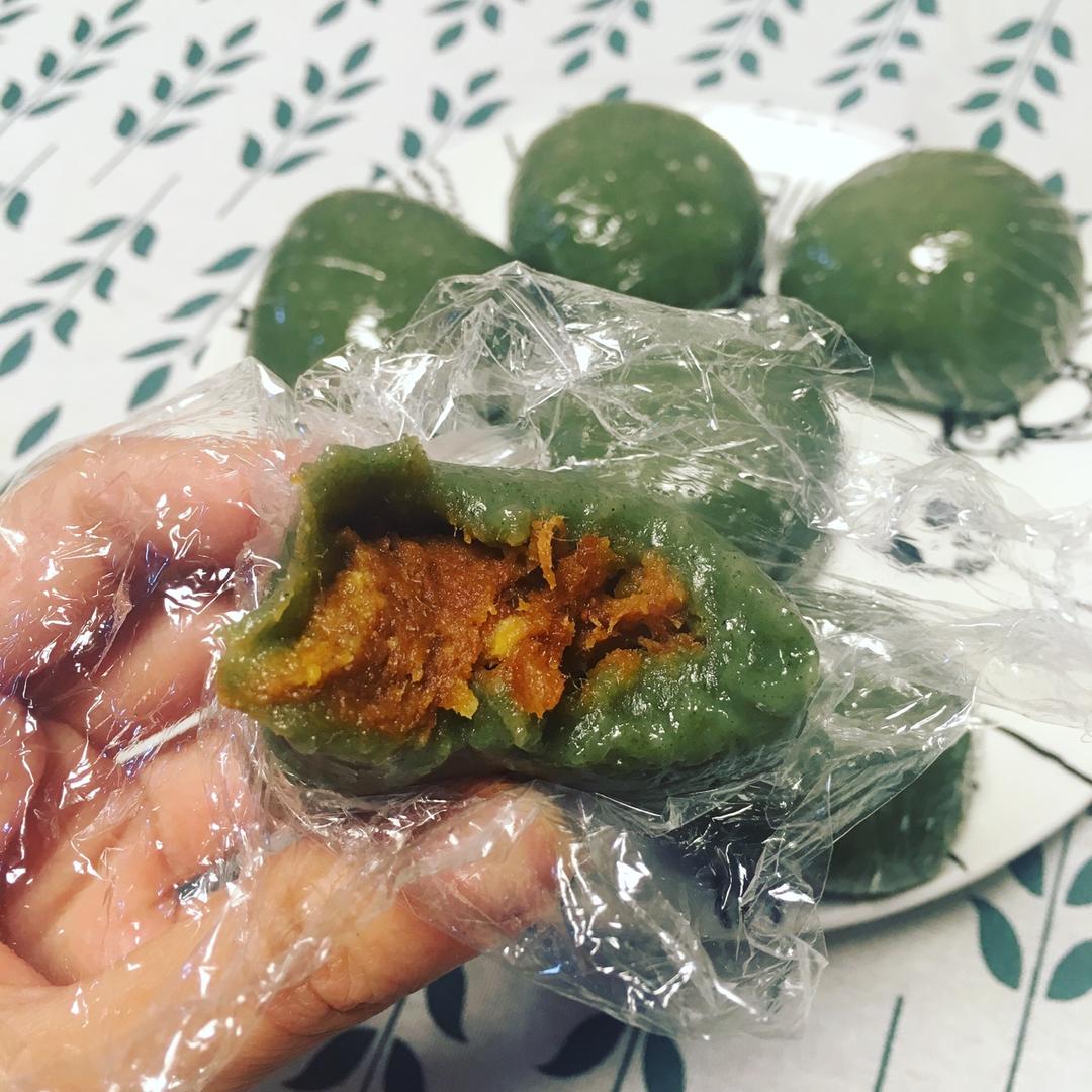 网红青团～～咸蛋黄肉松青团