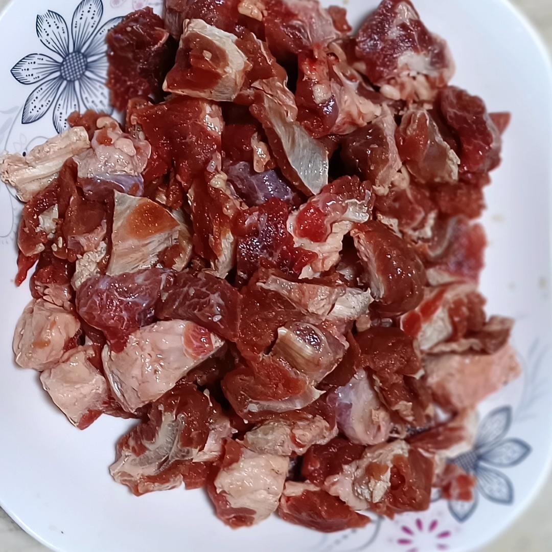 萝卜牛腩汤【11月北鼎珐琅锅食谱】