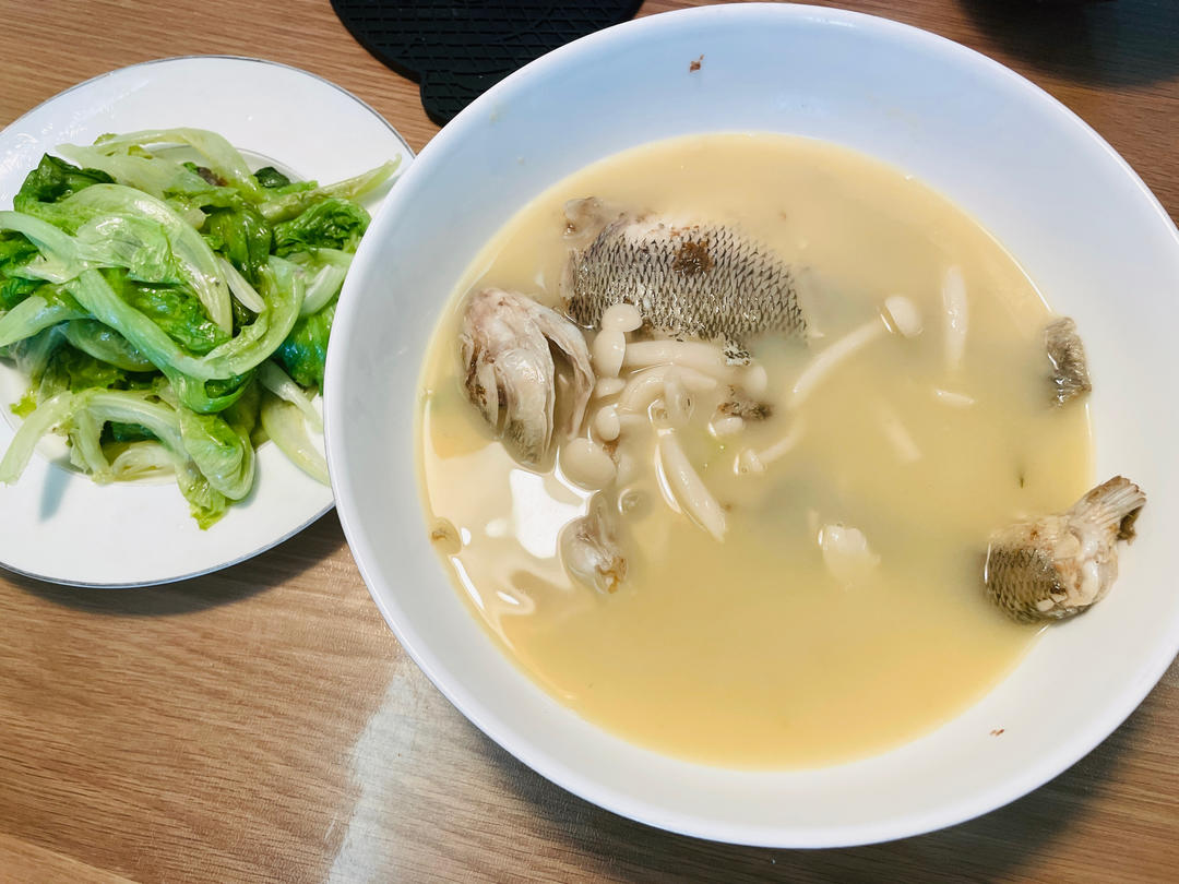 奶白鲈鱼汤