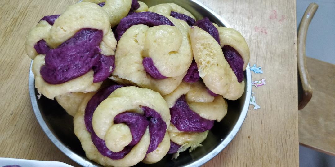 手把手教你蒸既简单又好看又好吃的花花朵🌺花卷（动图图解，一次发酵）