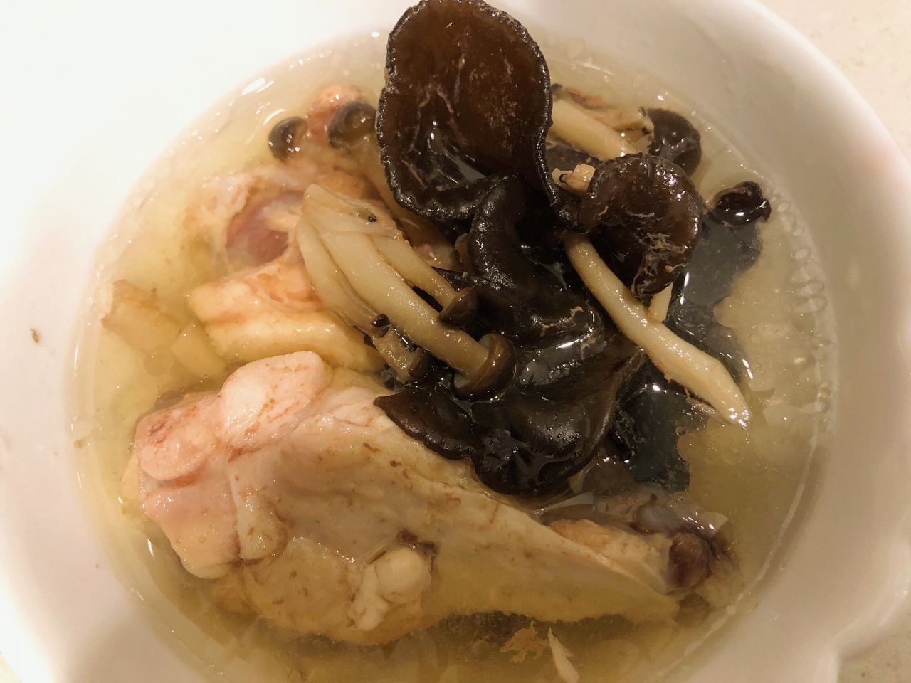 蟹味菇翅根汤/懒人必备/电饭煲煲汤大法的做法