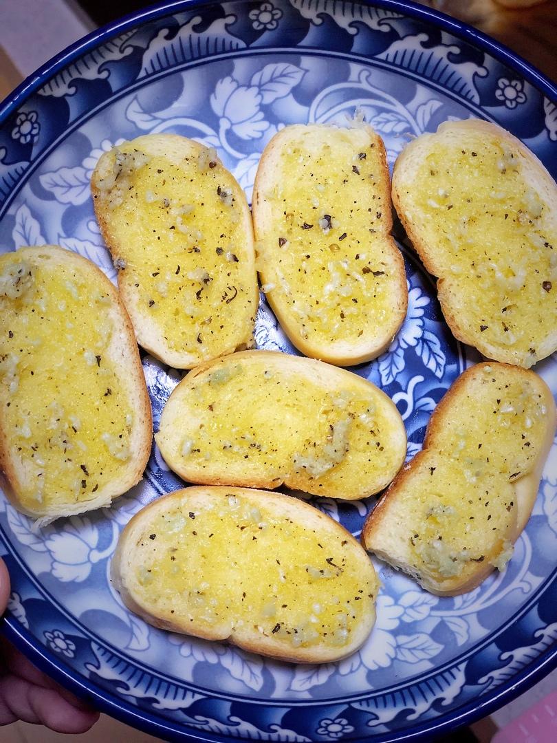 🔥香香哒‼️不用黄油的低卡芝士蒜香吐司条‼️