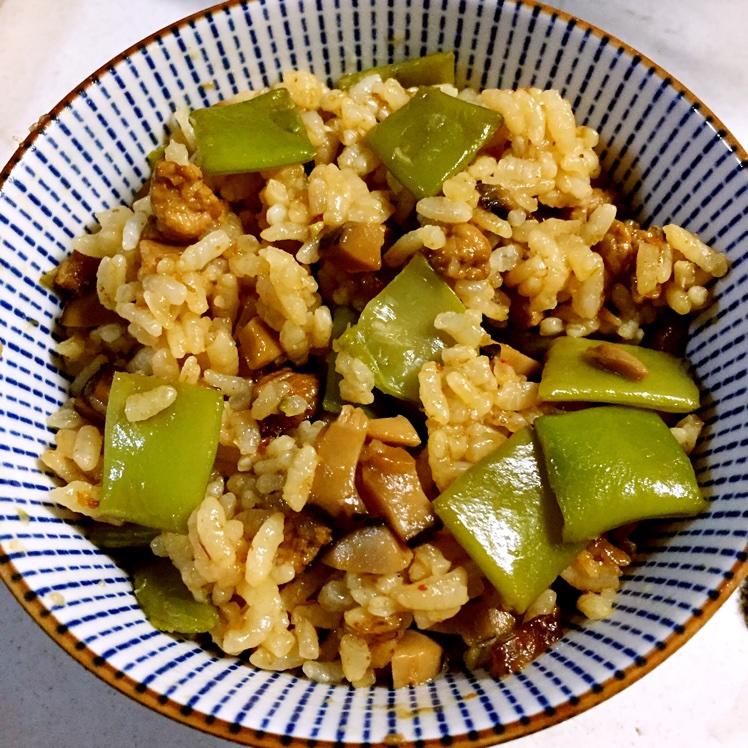 新厨娘做的家乡扁豆肉饭