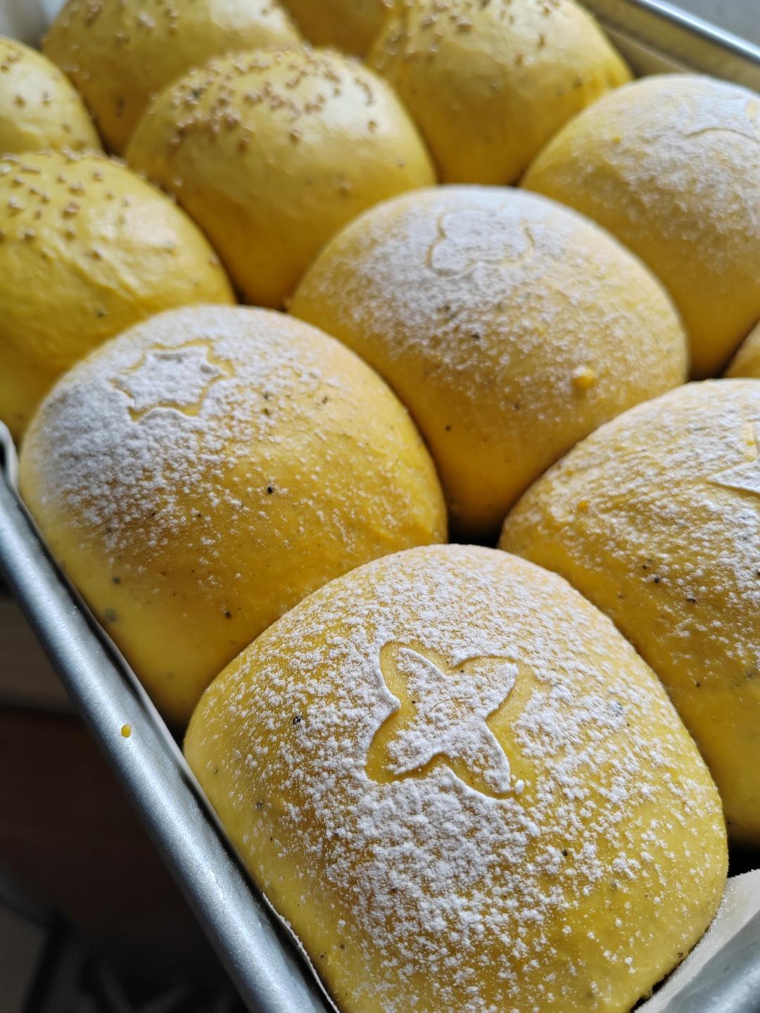 南瓜奶油小餐包（一次发酵）