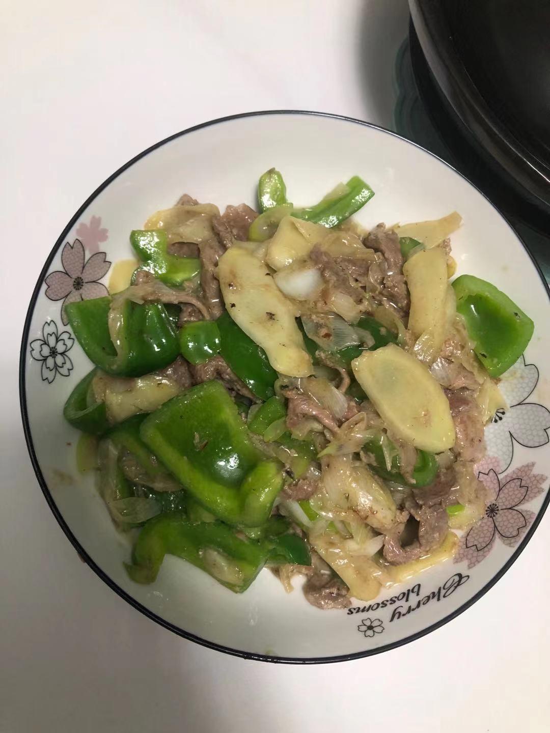 仔姜炒鸭胸肉的做法