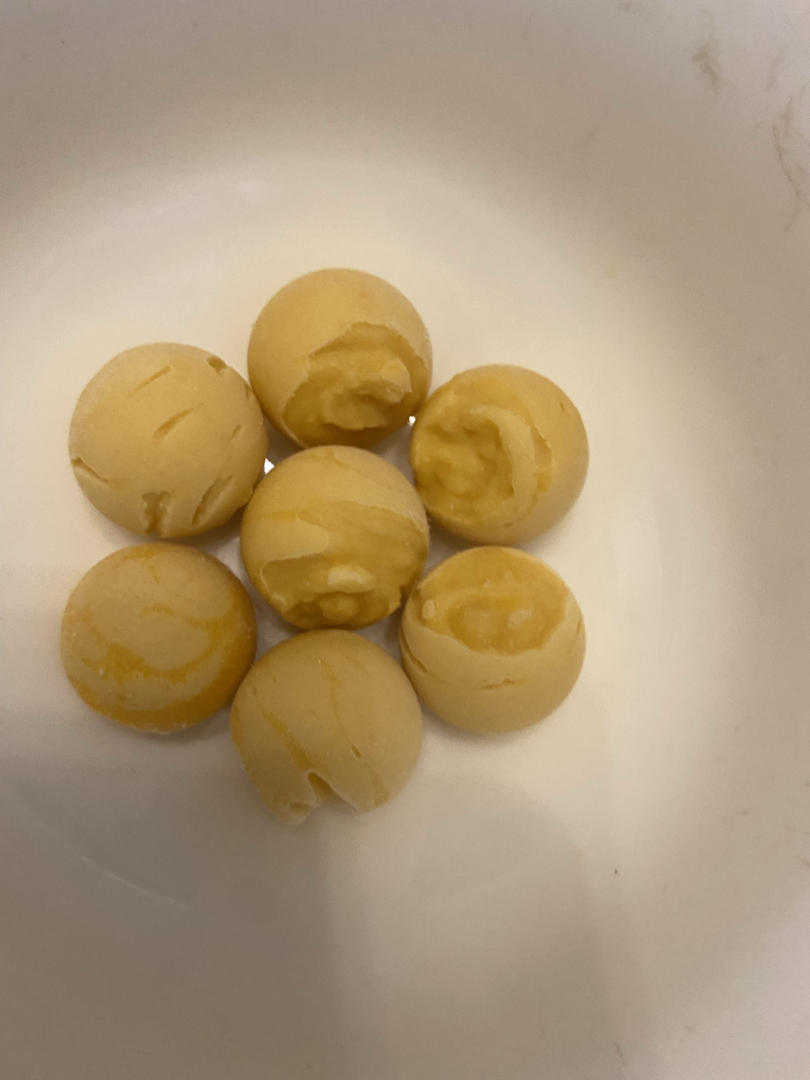 💃奶黄流心月饼——这是可以让你坐稳朋友圈厨霸位置的月饼🥮，没人点赞算我输👎