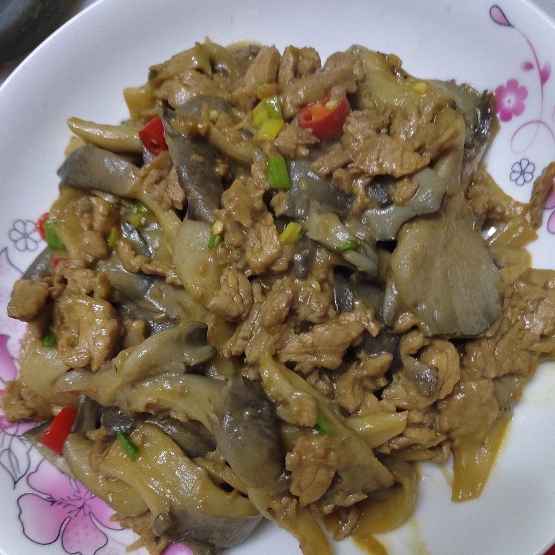 平菇炒肉片
