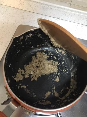 鸡粒蘑菇忌廉汤的做法 步骤2