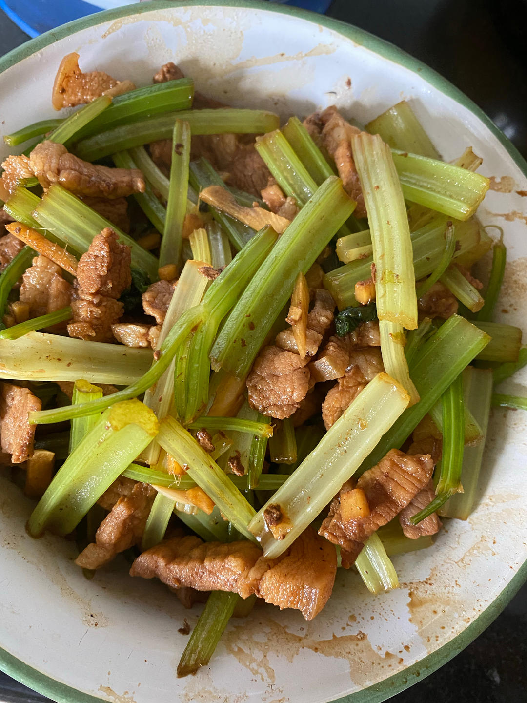 芹菜炒肉丝（七爸家常菜）