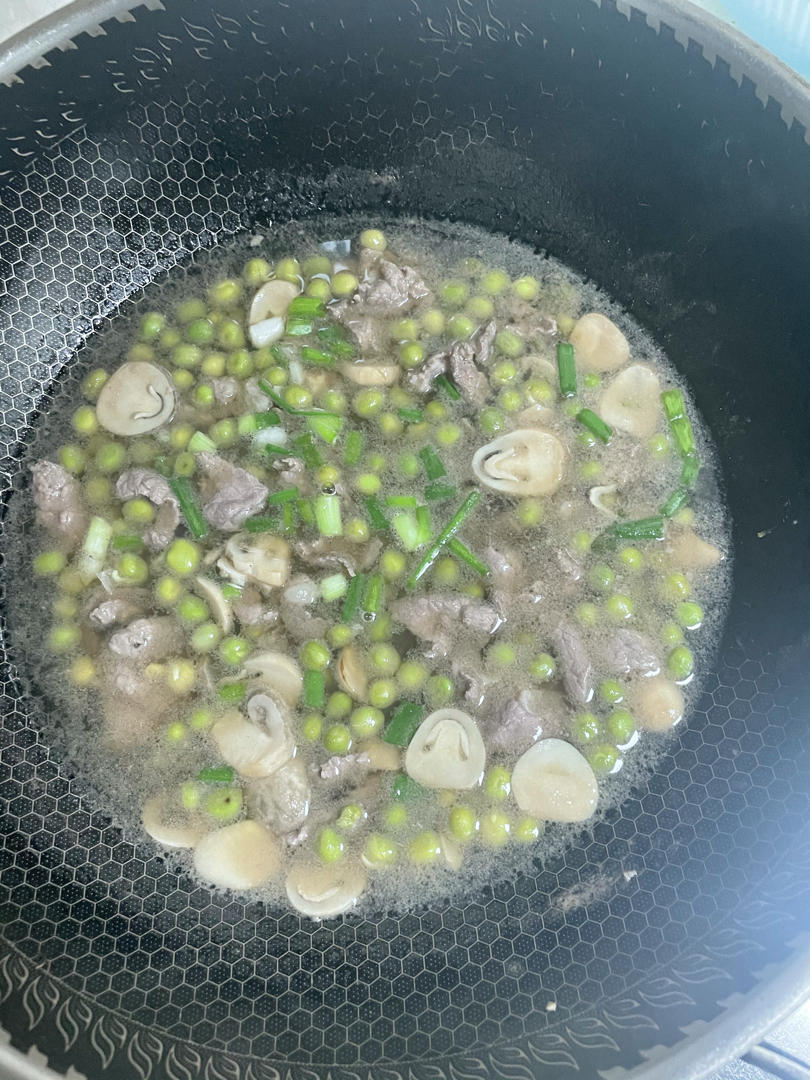 不喝一定后悔的鲜豌豆牛肉汤🥗