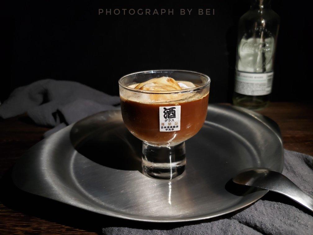 懒人版阿芙佳朵～冷萃咖啡冰淇淋affogato