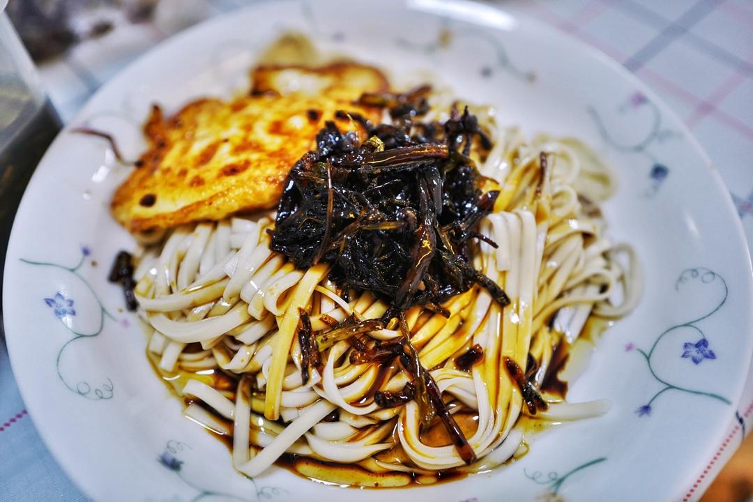 葱油拌面Spring Onion Noodles