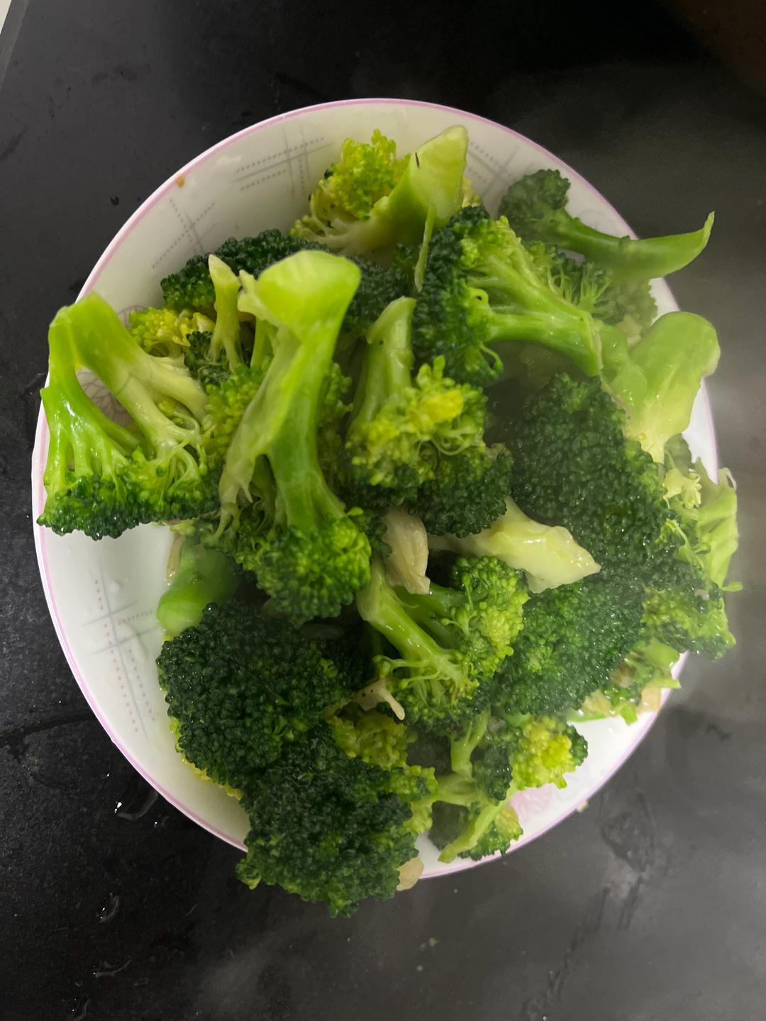 好吃到爆的耗油蒜蓉西兰花(从不修图，喜欢请关注)