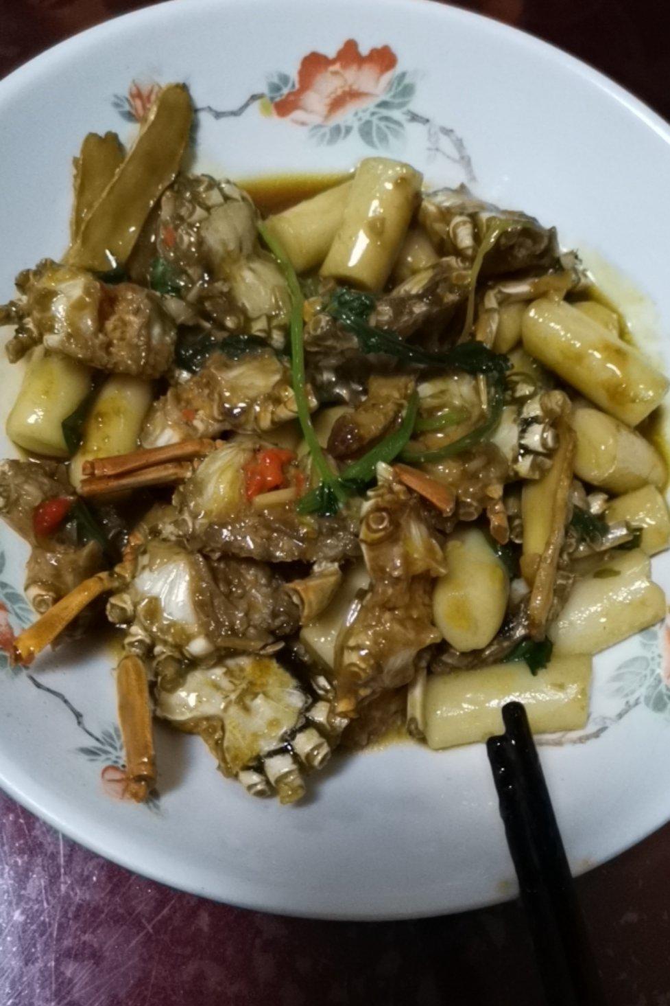 六月黄：螃蟹炒年糕