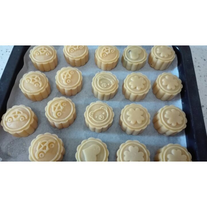 广式月饼—蛋黄莲蓉月饼