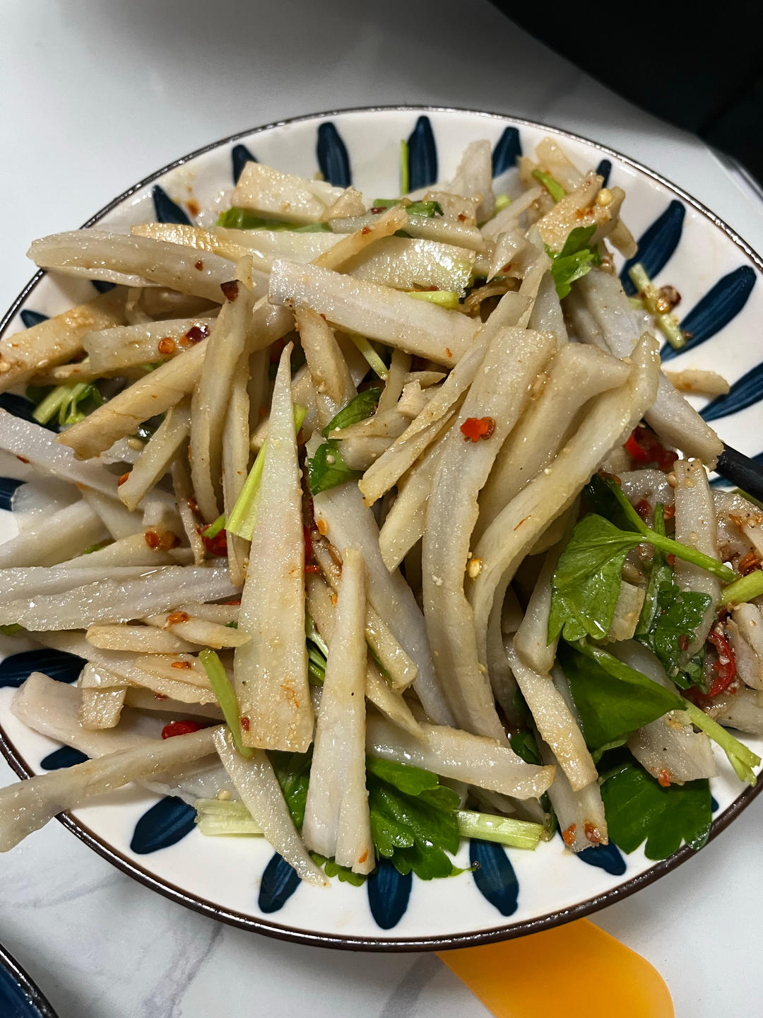 我妈的拿手菜！！炝拌藕丝！酸辣脆爽！
