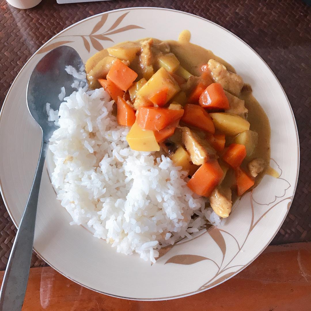 咖喱土豆鸡肉