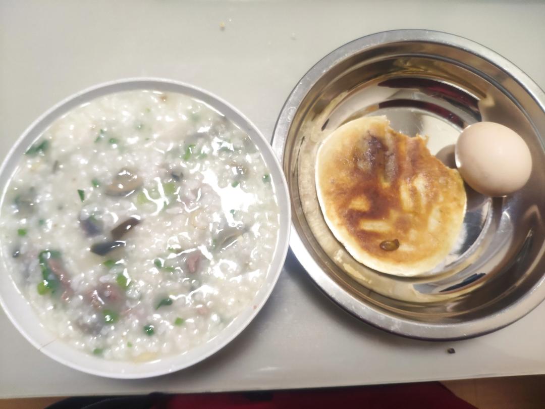 妈妈👩教我做的皮蛋瘦肉粥🥣简单快捷美味😋