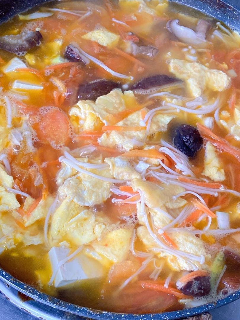 西红柿菌菇豆腐汤