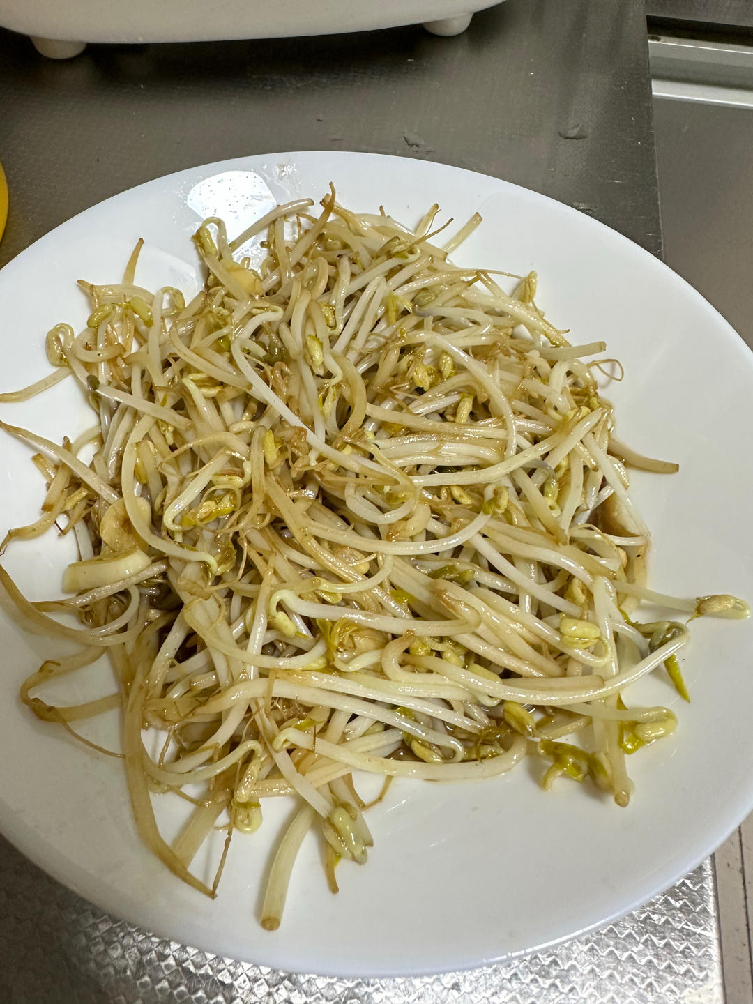 厨师长教你：“炝炒绿豆芽”的家常做法，味道非常赞