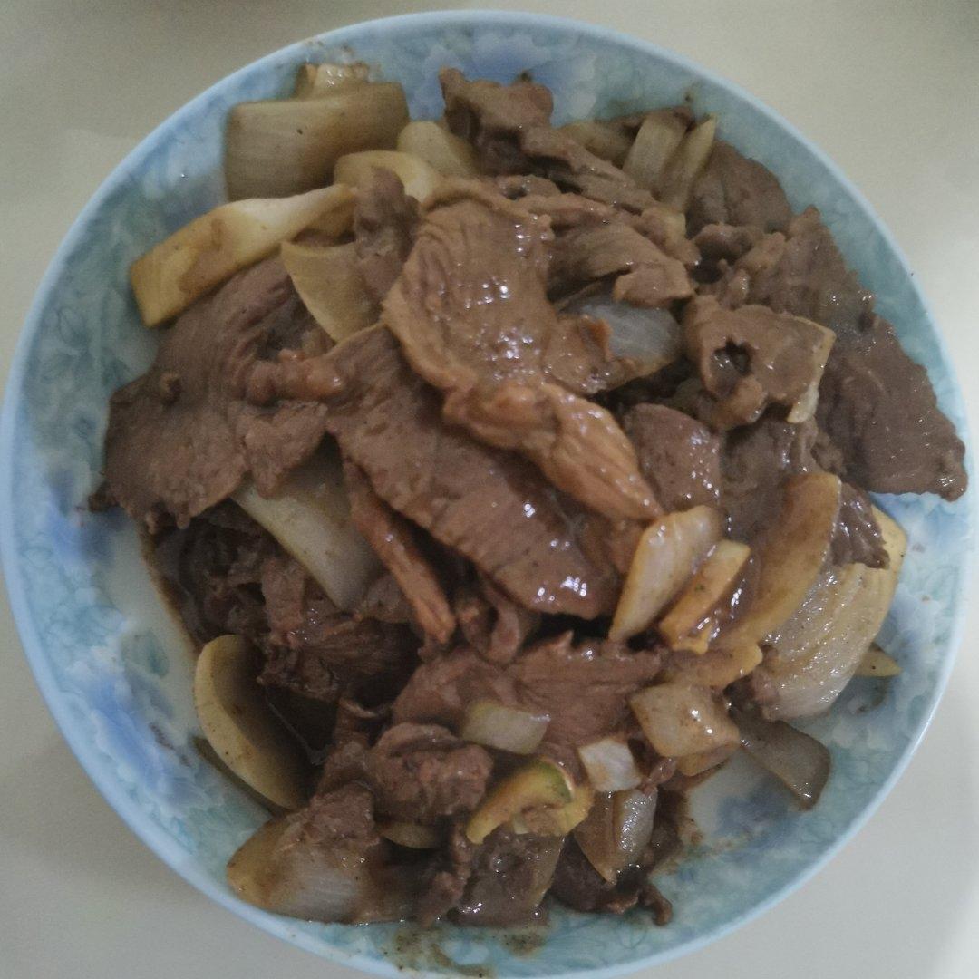 牛肉炒洋葱