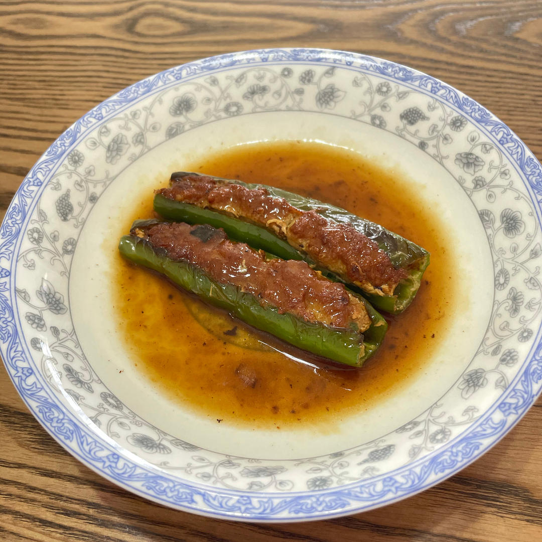 肉酿青椒（拍得丑但绝对好吃）