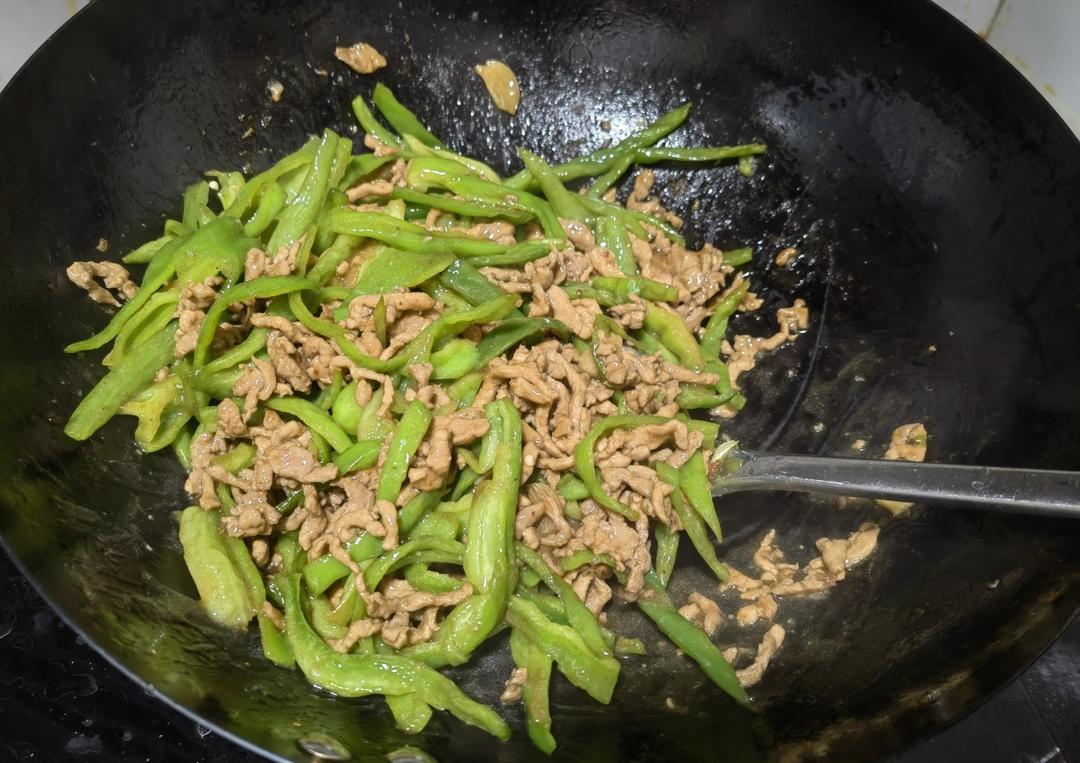 ‼️好吃到舔盘的青椒肉丝盖浇饭