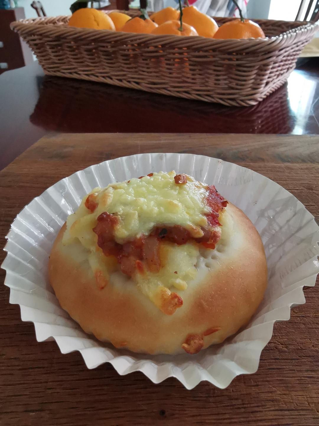 猪肉肠奶酪披萨