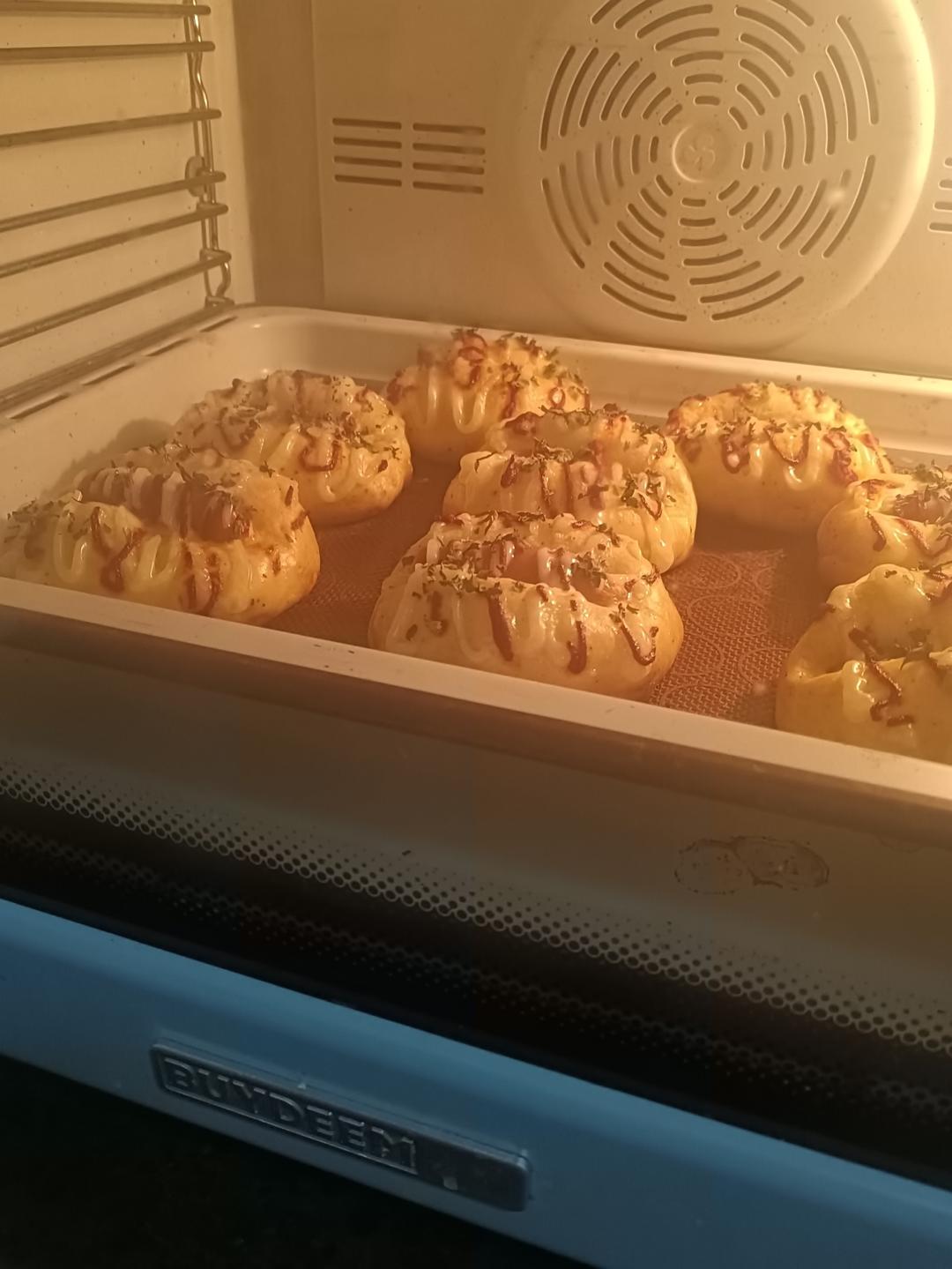 咸香美味‼️一口爆浆❗️黑椒迷你肠仔包