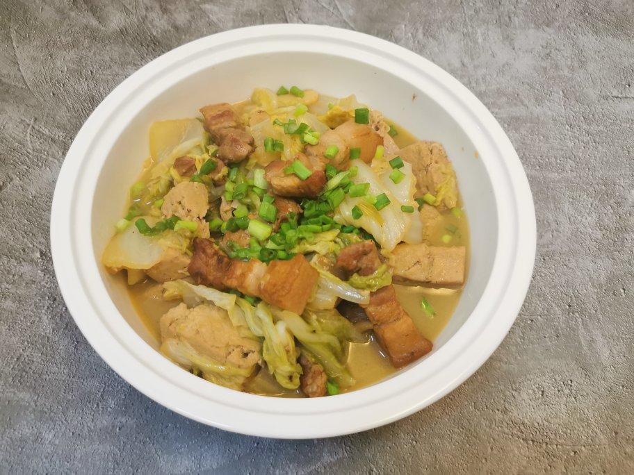 冻豆腐白菜炖五花肉