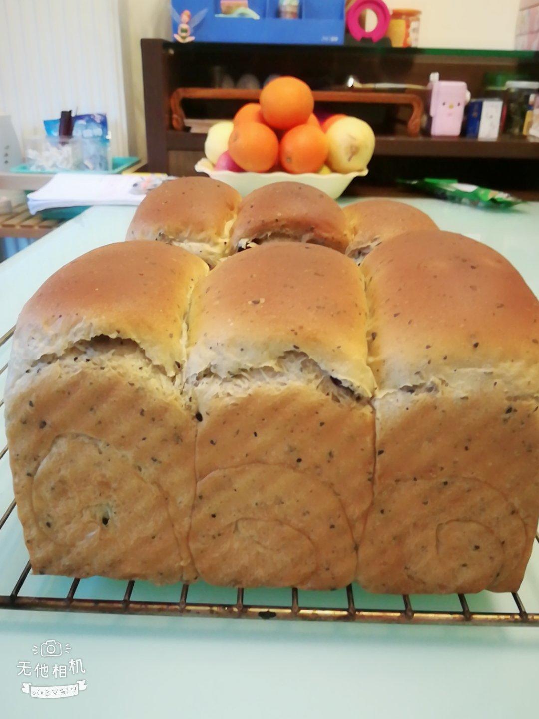 黑芝麻蜜豆土司