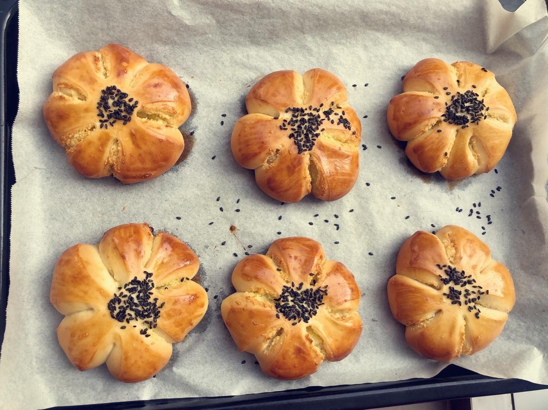 🌸椰蓉小花面包