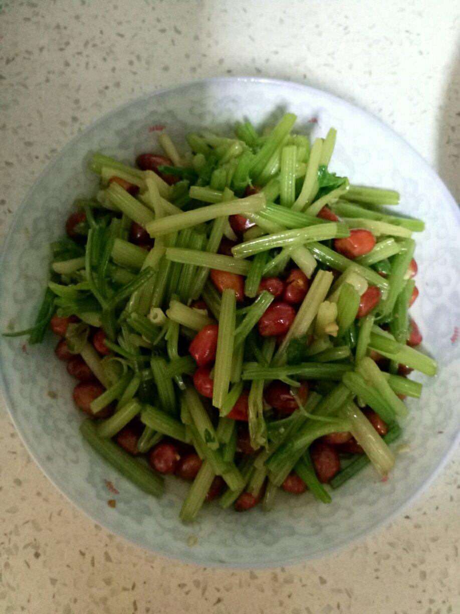 凉拌香芹
