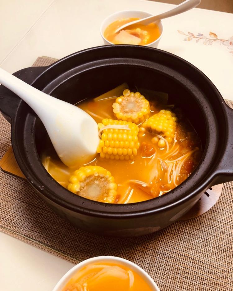 番茄玉米蔬菜汤