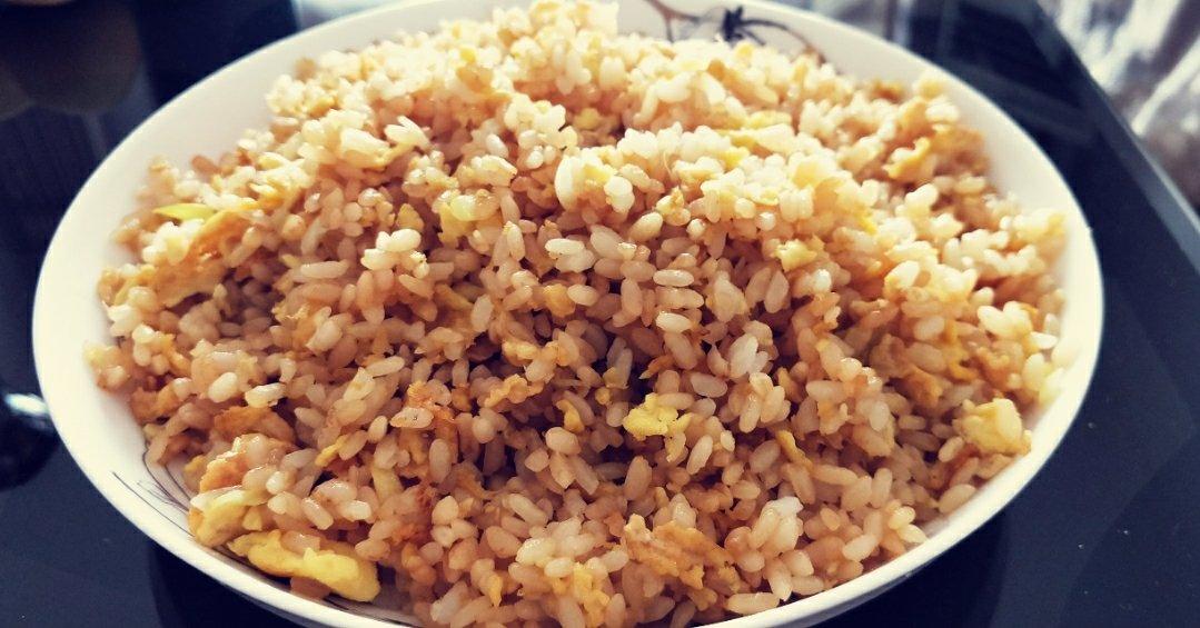厨师长教你“蛋炒饭”如何做才好吃，答案都在这里面！