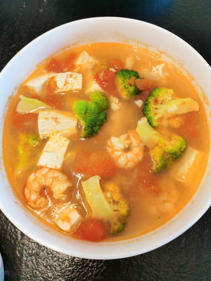 西兰花虾仁豆腐汤