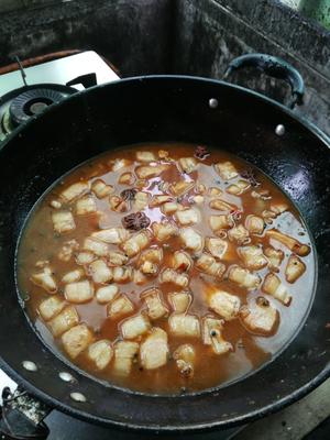 土豆胡萝卜莴苣头红烧肉的做法 步骤6