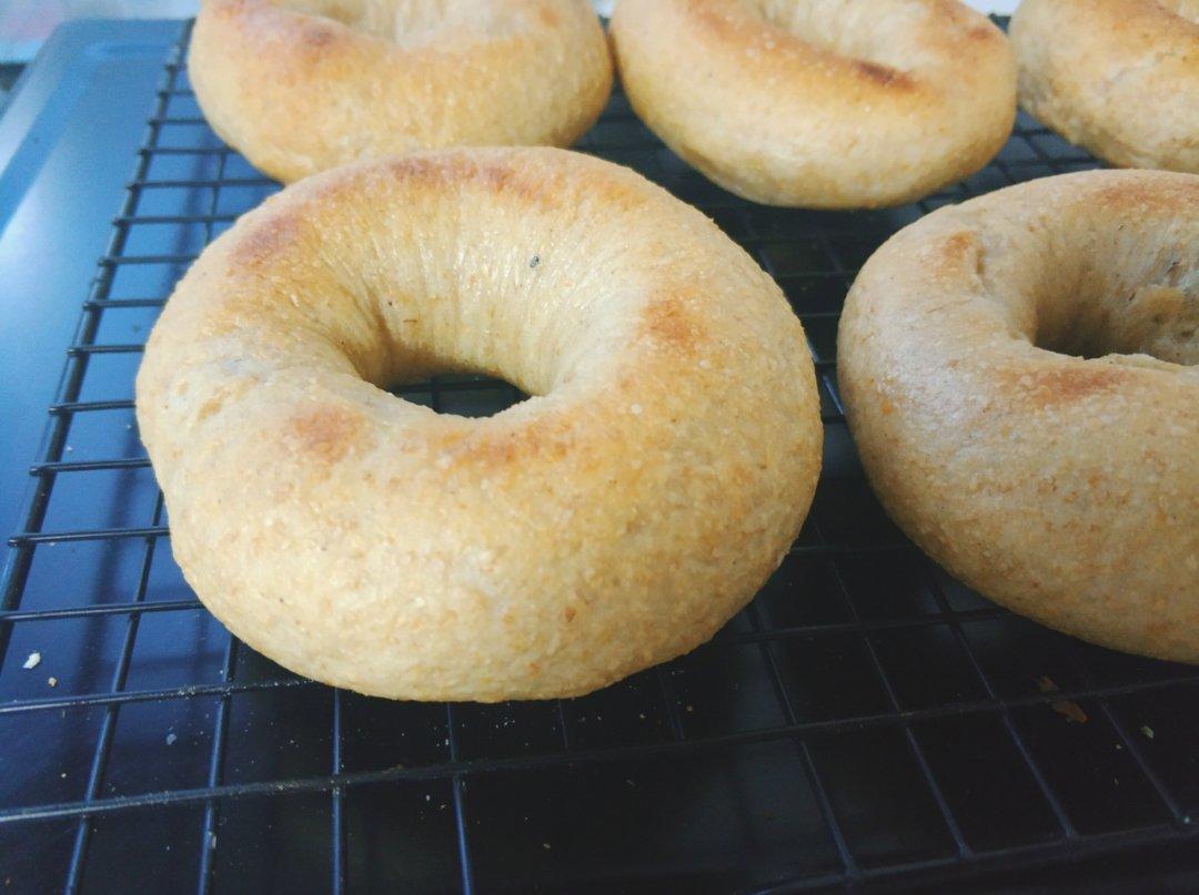 咸蛋黄肉松海苔贝果