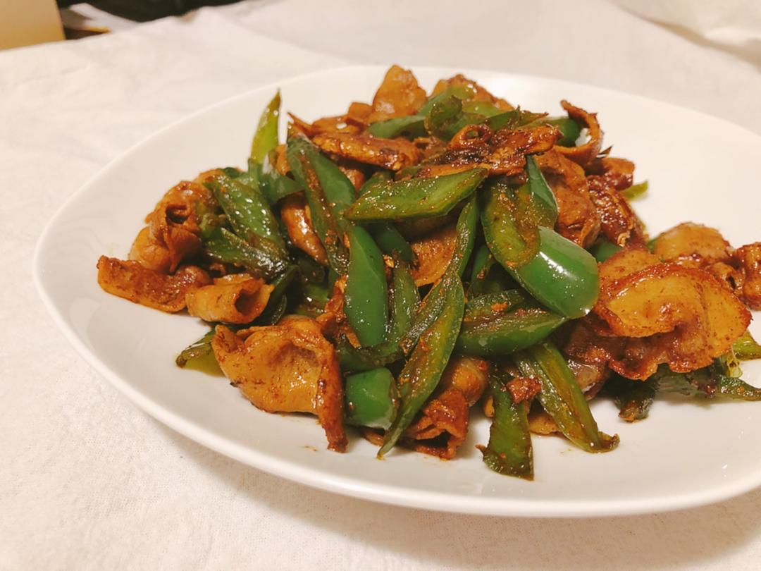 家常青椒干煸五花肉