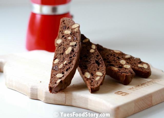 COCOA ALMOND BISCOTTI 意式巧克力杏仁脆饼的做法