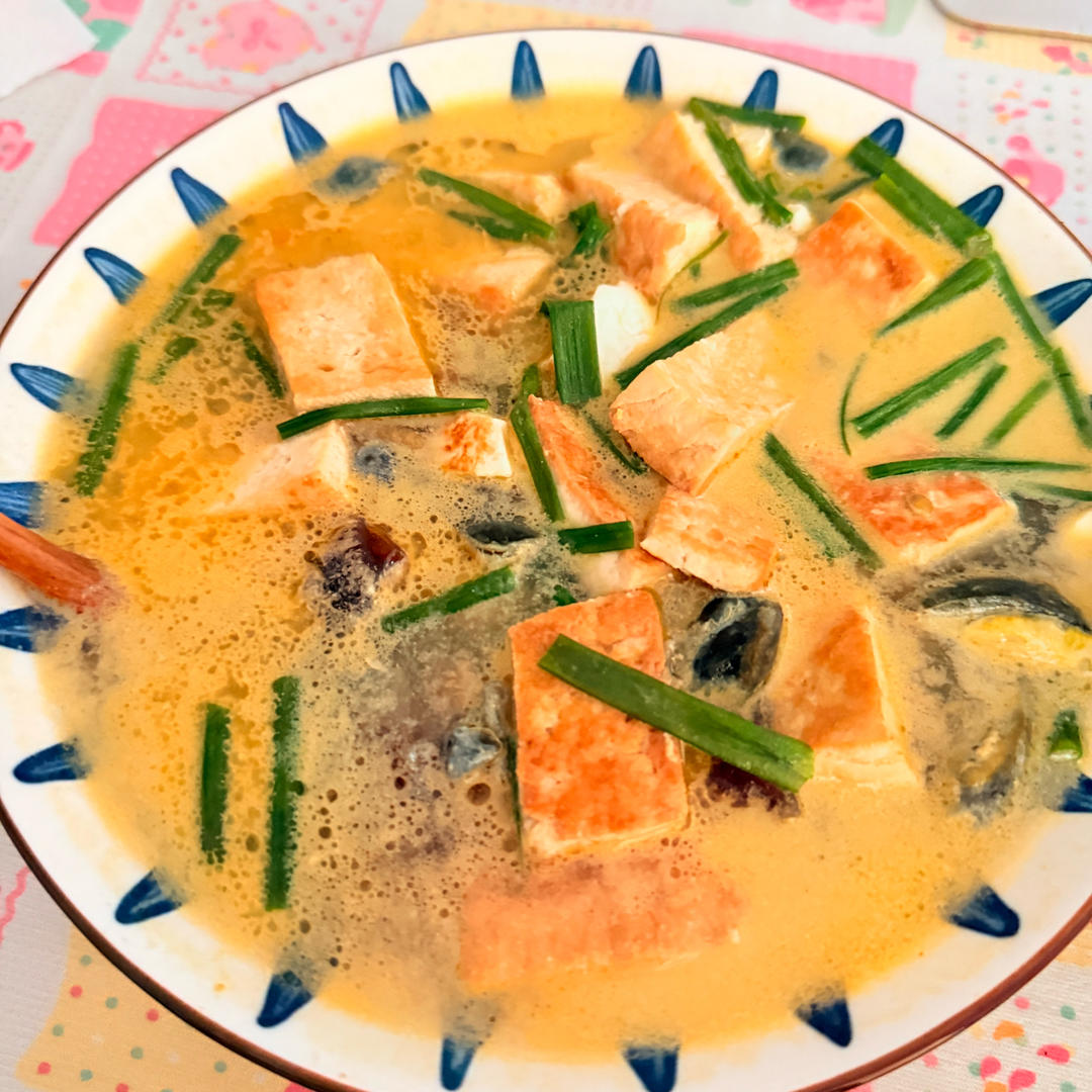 皮蛋咸鸭蛋老豆腐汤的做法
