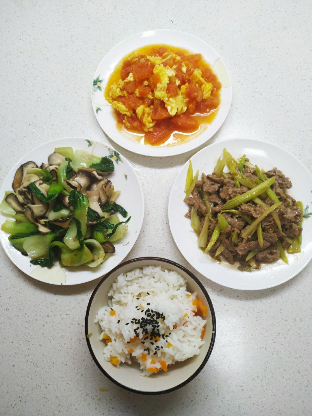 金牌月嫂清晨做的月子餐