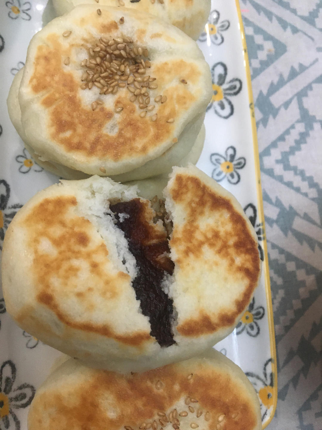 颜值翻车的奶香山药豆沙小饼
