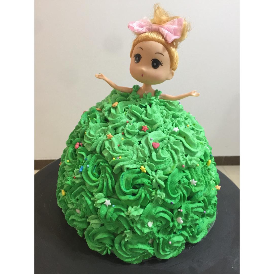 梦幻时尚的芭比蛋糕