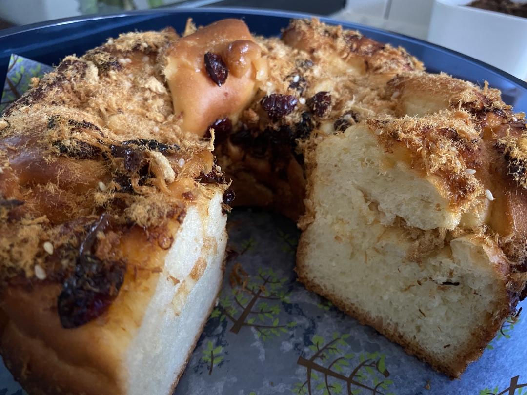 肉松色拉酱中空面包