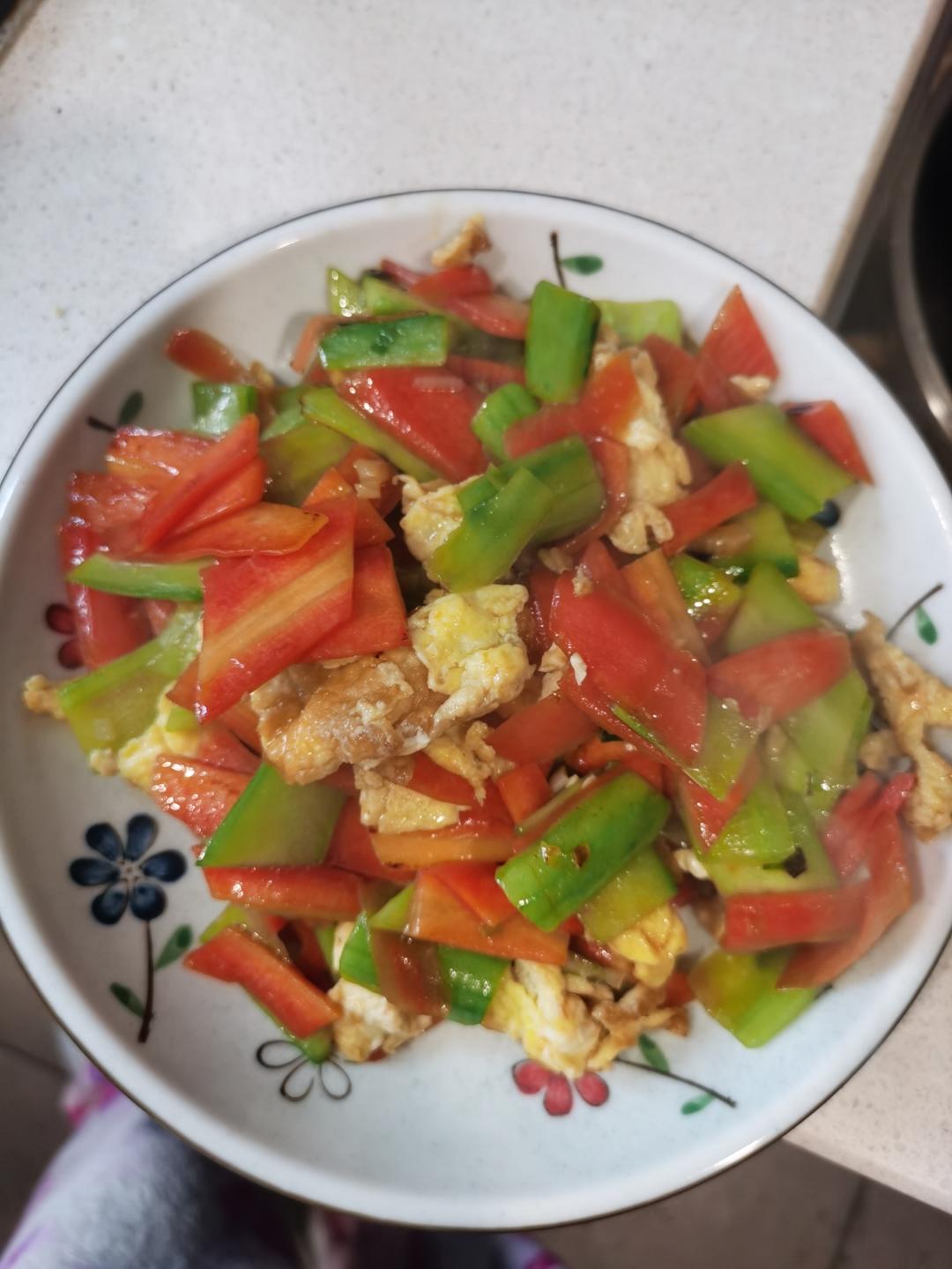 五分钟下饭菜黄瓜火腿炒鸡蛋