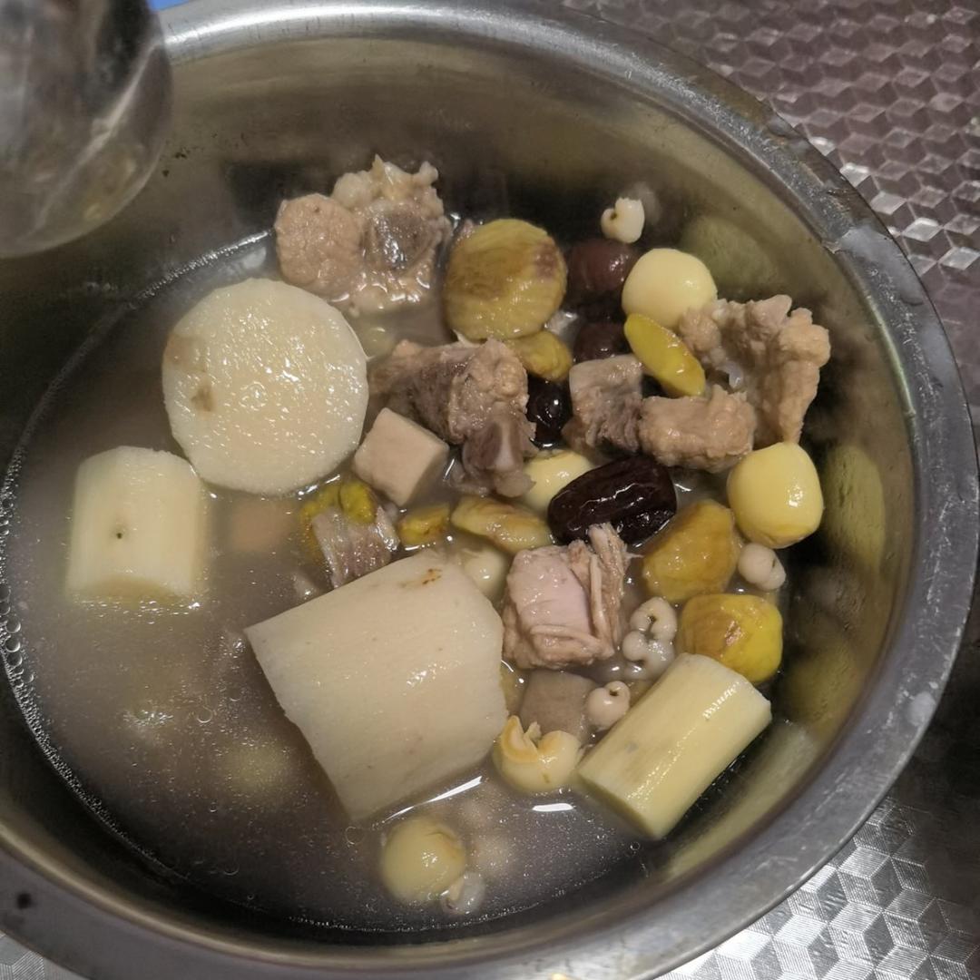 儿童健脾养胃汤【板栗山药排骨汤】