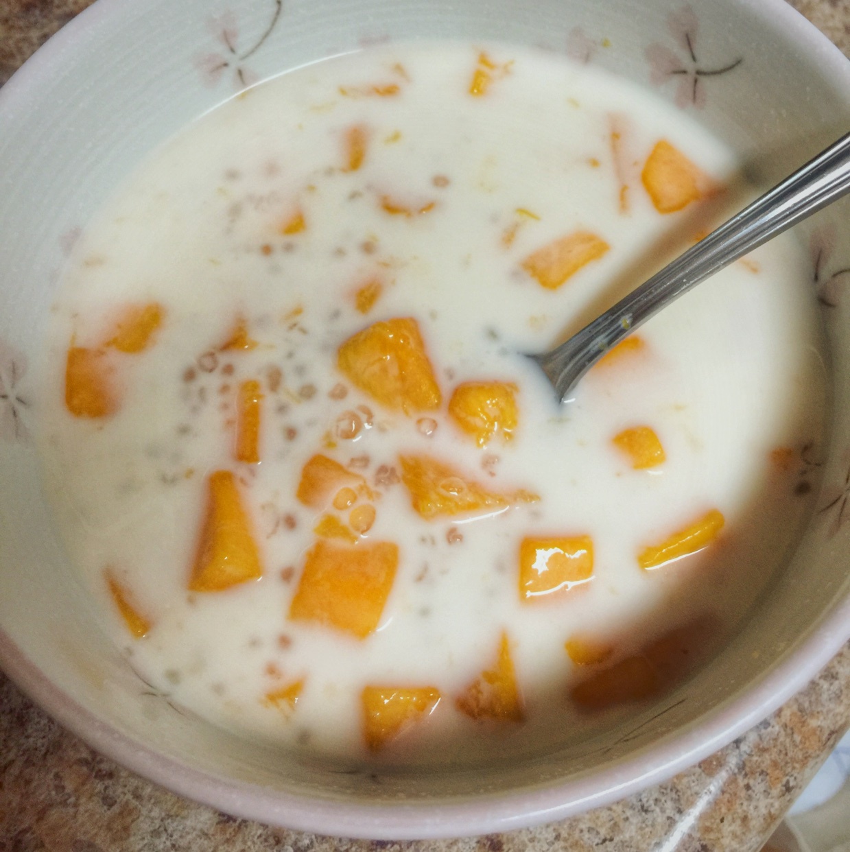 芒果椰汁西米露