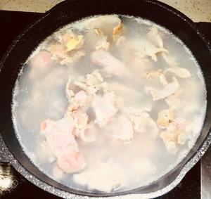 超级简单的清炖羊胎盘汤的做法 步骤2