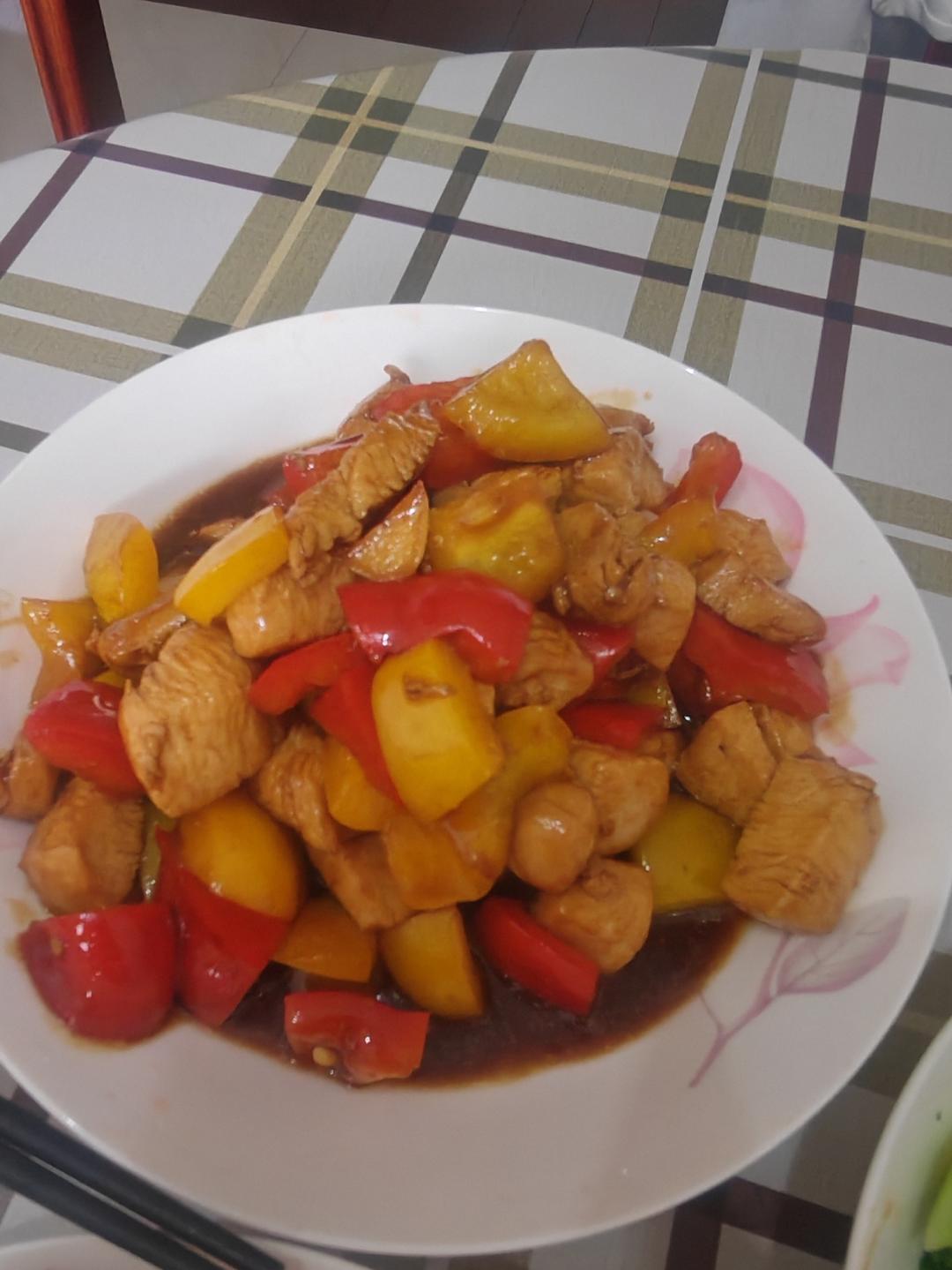 补维c的大菜-五彩缤纷彩椒青椒炒鸡腿肉